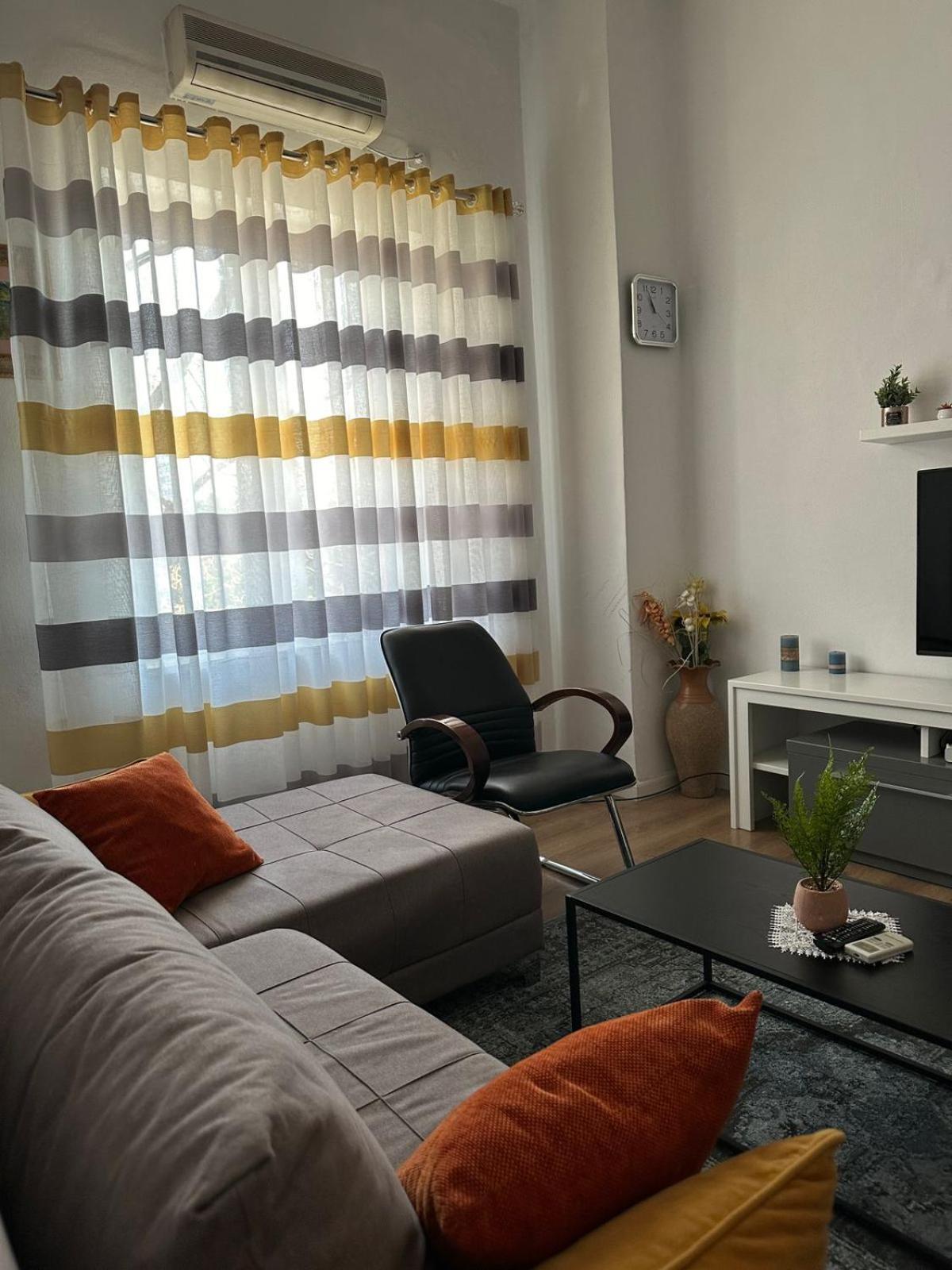 Kelly'S Cozy Hideaway - Central Тирана Екстериор снимка